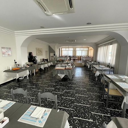 Hotel D'Annunzio 카톨리카 외부 사진