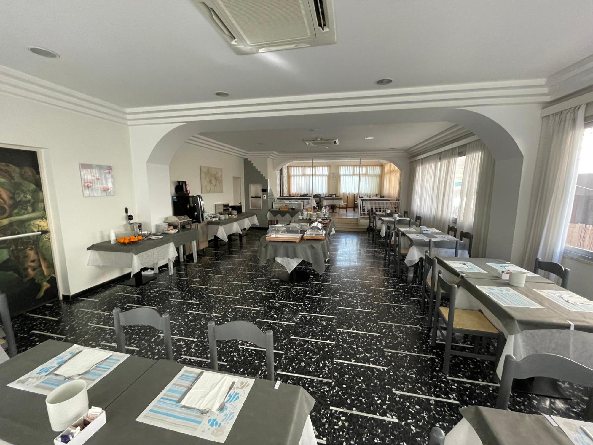 Hotel D'Annunzio 카톨리카 외부 사진